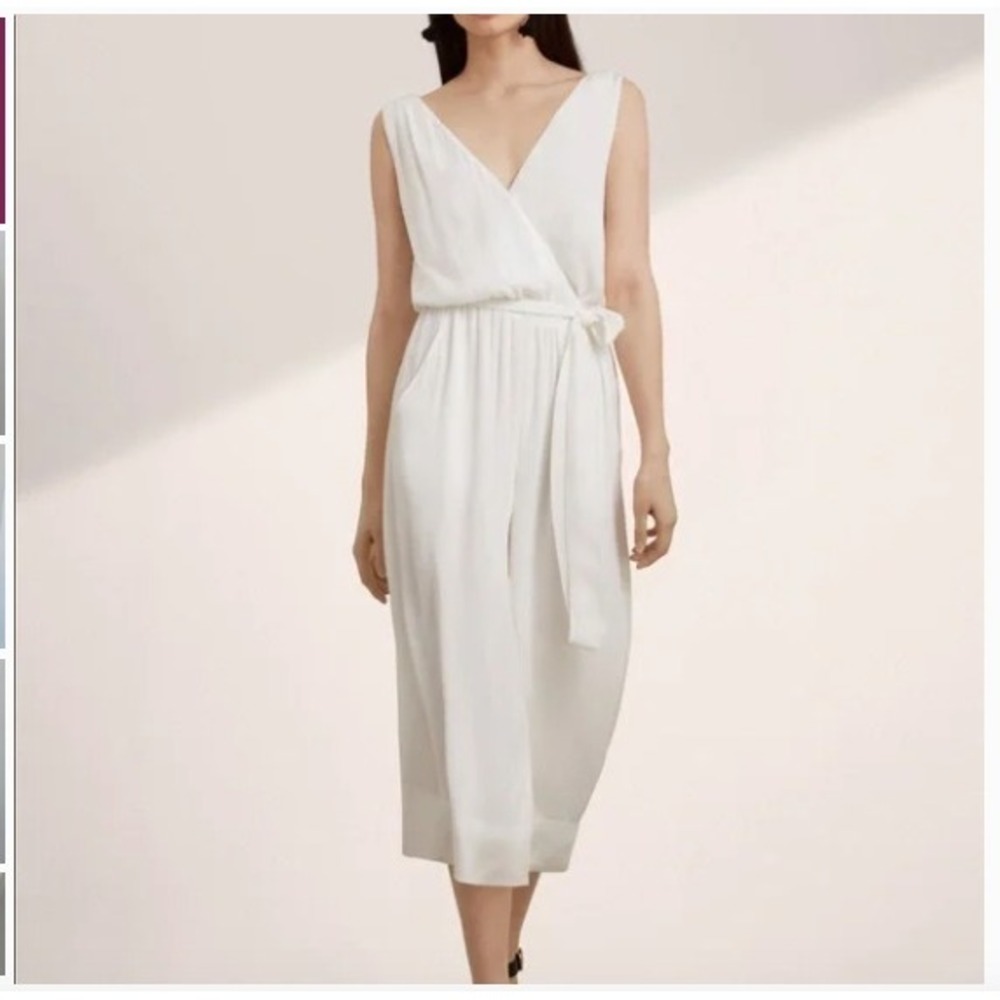 Aritzia Babaton‎ Maximillian Jumpsuit in White Size Small